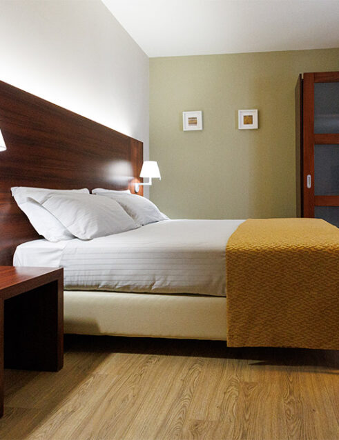 Spacious deluxe double room in Foligno