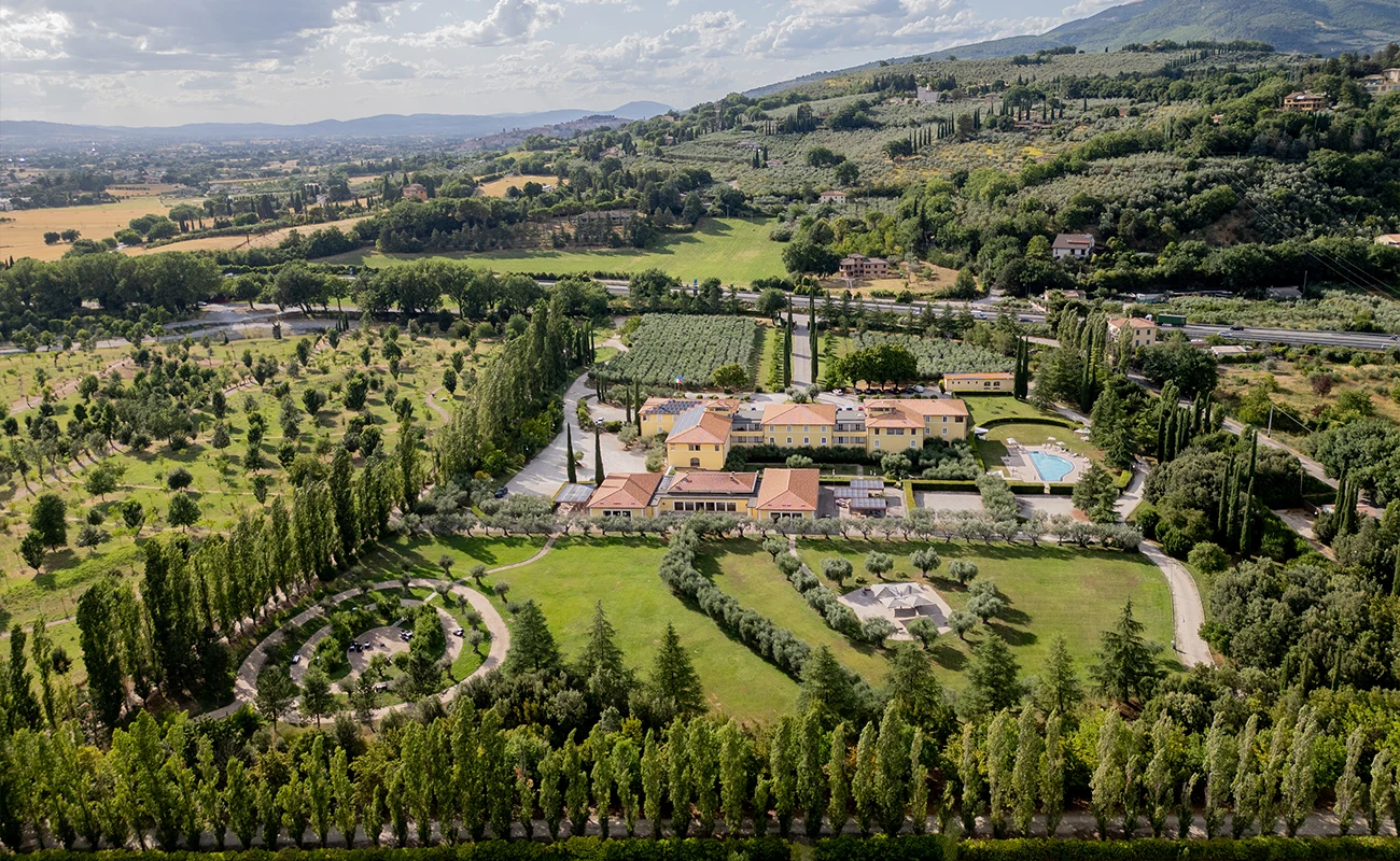 Il Delfina Palace Hotel immerso nel verde a Foligno